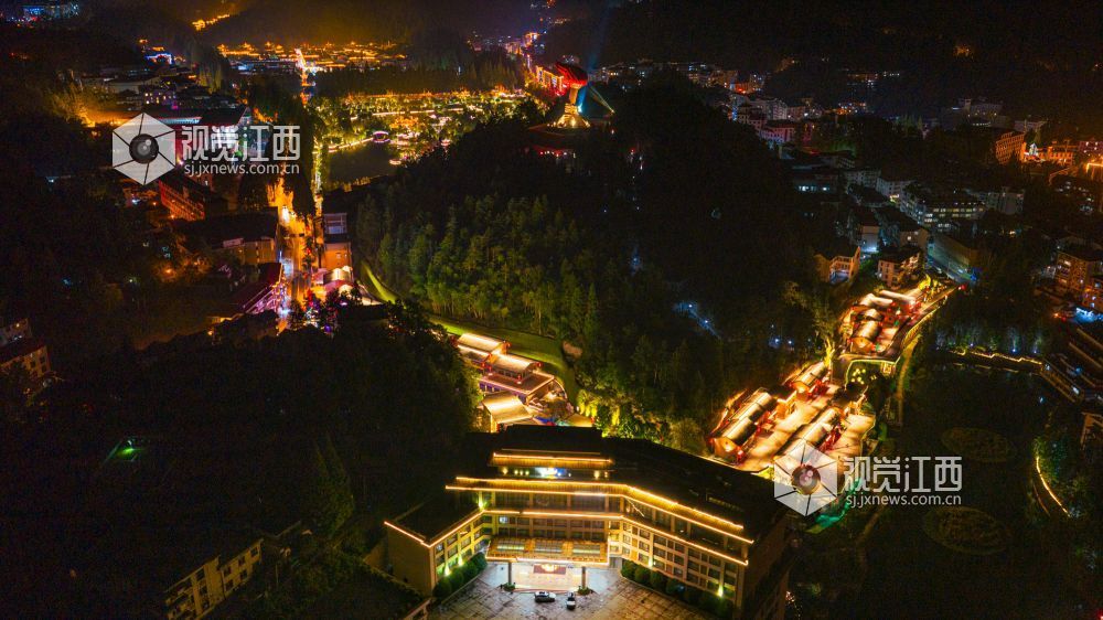 2025年7月19日在江西省井冈山景区凌云街拍摄的画面。