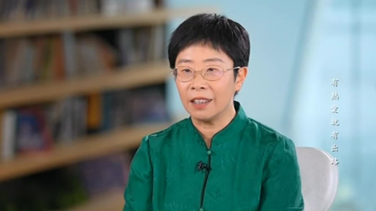 中央民族大学教授蒙曼：中小学奠定人生的底色，我们的教材可以改得更好