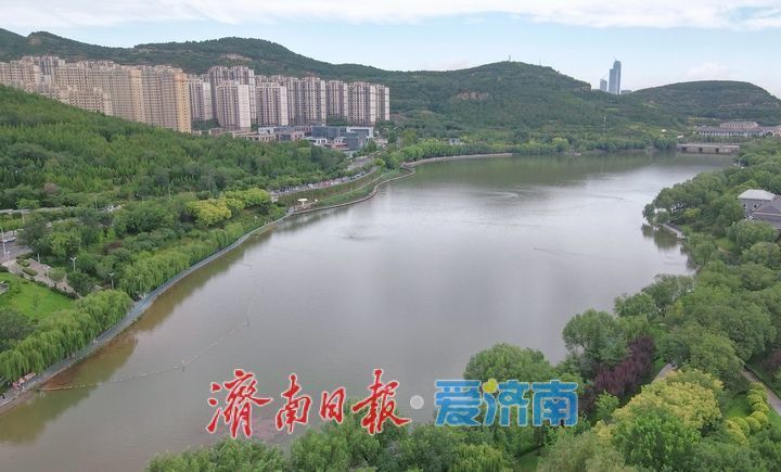 雨润泉城，龙鼎滨水公园碧波荡漾叠瀑重现