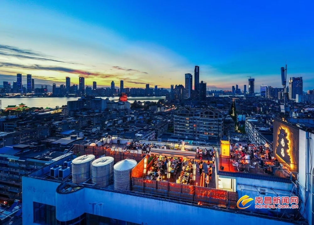南昌：“楼顶经济”点亮城市新风景（图）