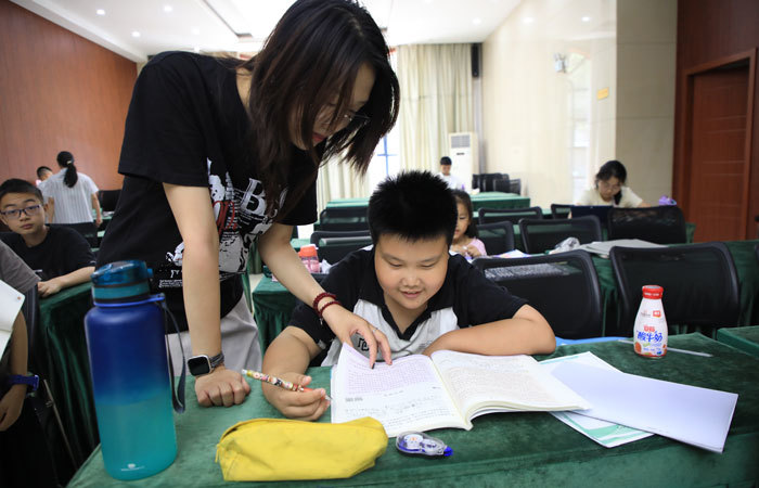 暖心托管解忧愁 江西交工公路工程公司开办职工子女“暑期托管班”