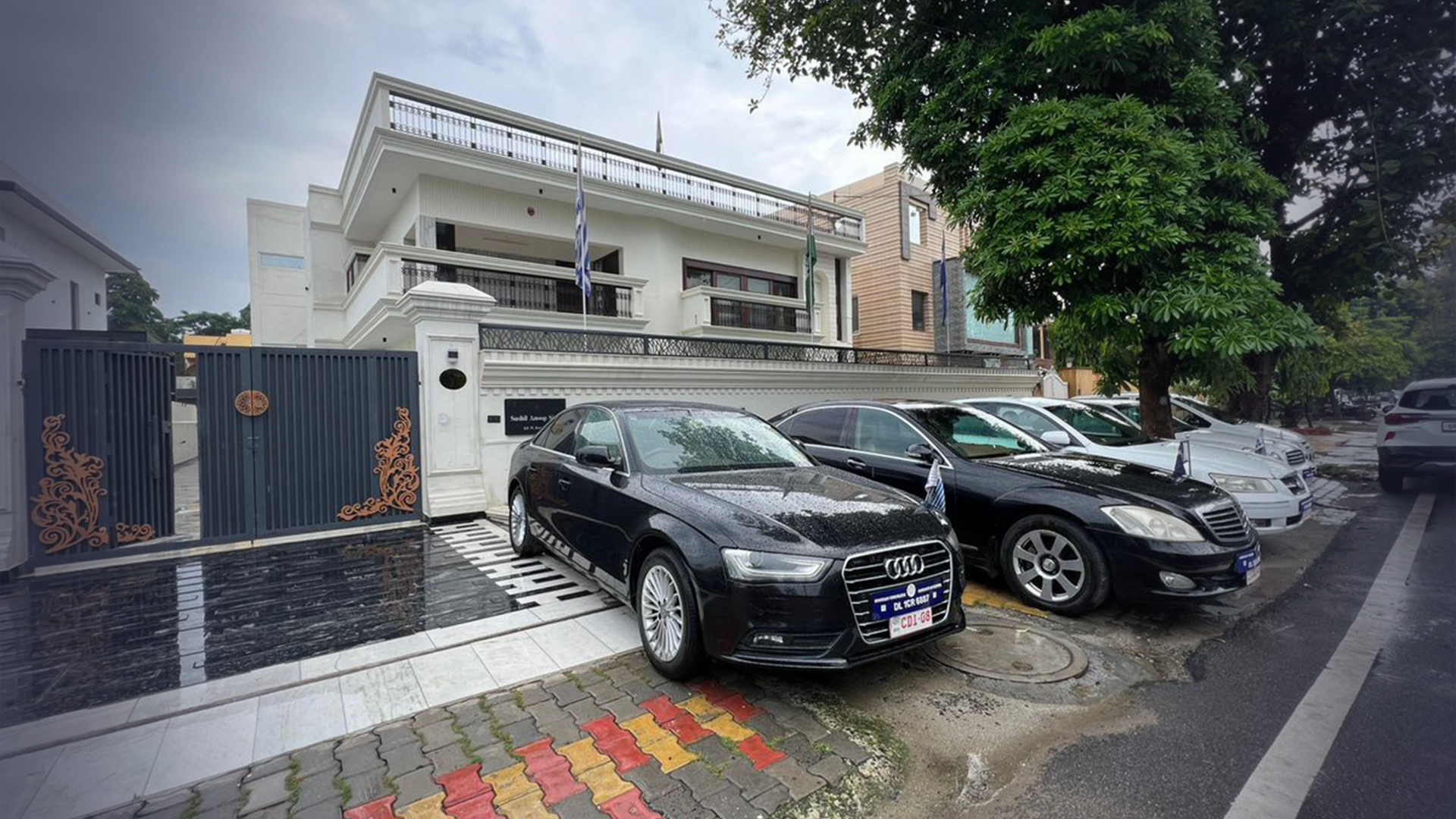 印度男子开假大使馆实施诈骗，近10年才被发现