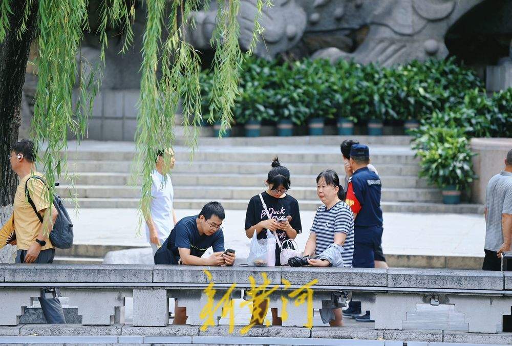 一年四季 泉在济南丨“三伏天”来了 入伏首日游客济南泉畔纳凉