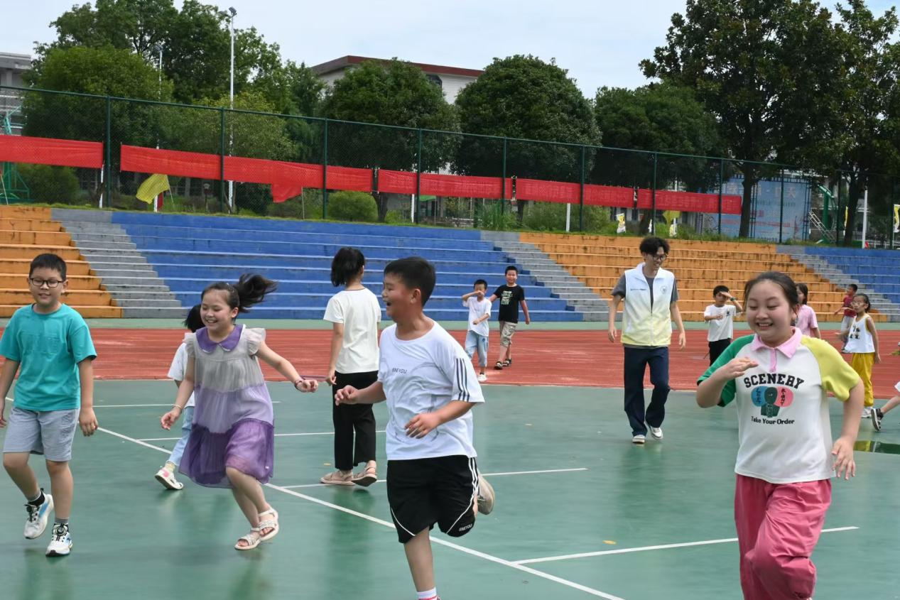 创“心”赋能乡村教育 中南林科创青年走进平江