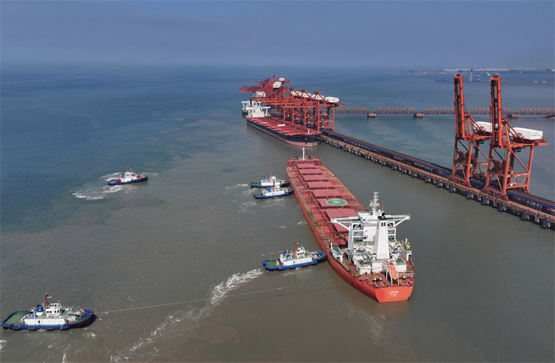河北唐山港今年上半年货物吞吐量稳中有升（5）.jpg