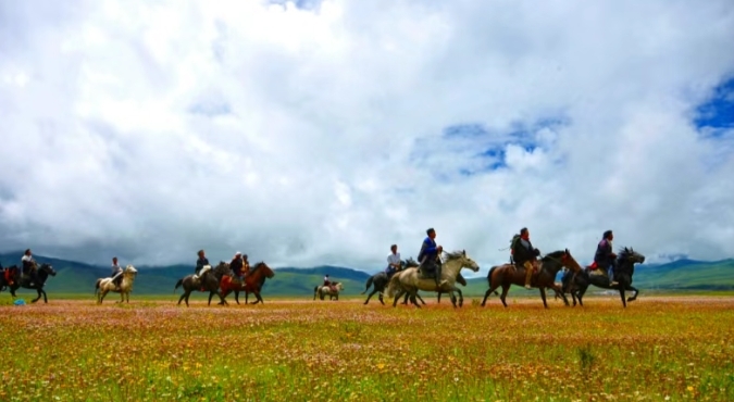 甘肃夏日消暑图鉴拿捏美食美景　谁懂这一口的含金量