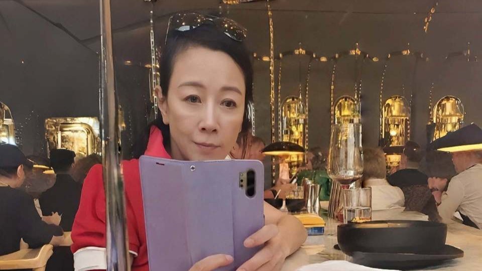 香港知名女星像癌症末期病人，身材消瘦双颊凹陷，体重不到80斤封面图