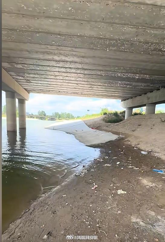 安徽小伙救起一家三口后溺亡 亲友：他水性不好仍选择救人