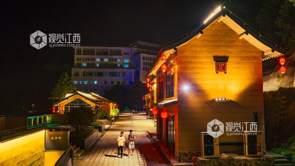 2025年7月19日在江西省井冈山景区凌云街拍摄的画面。