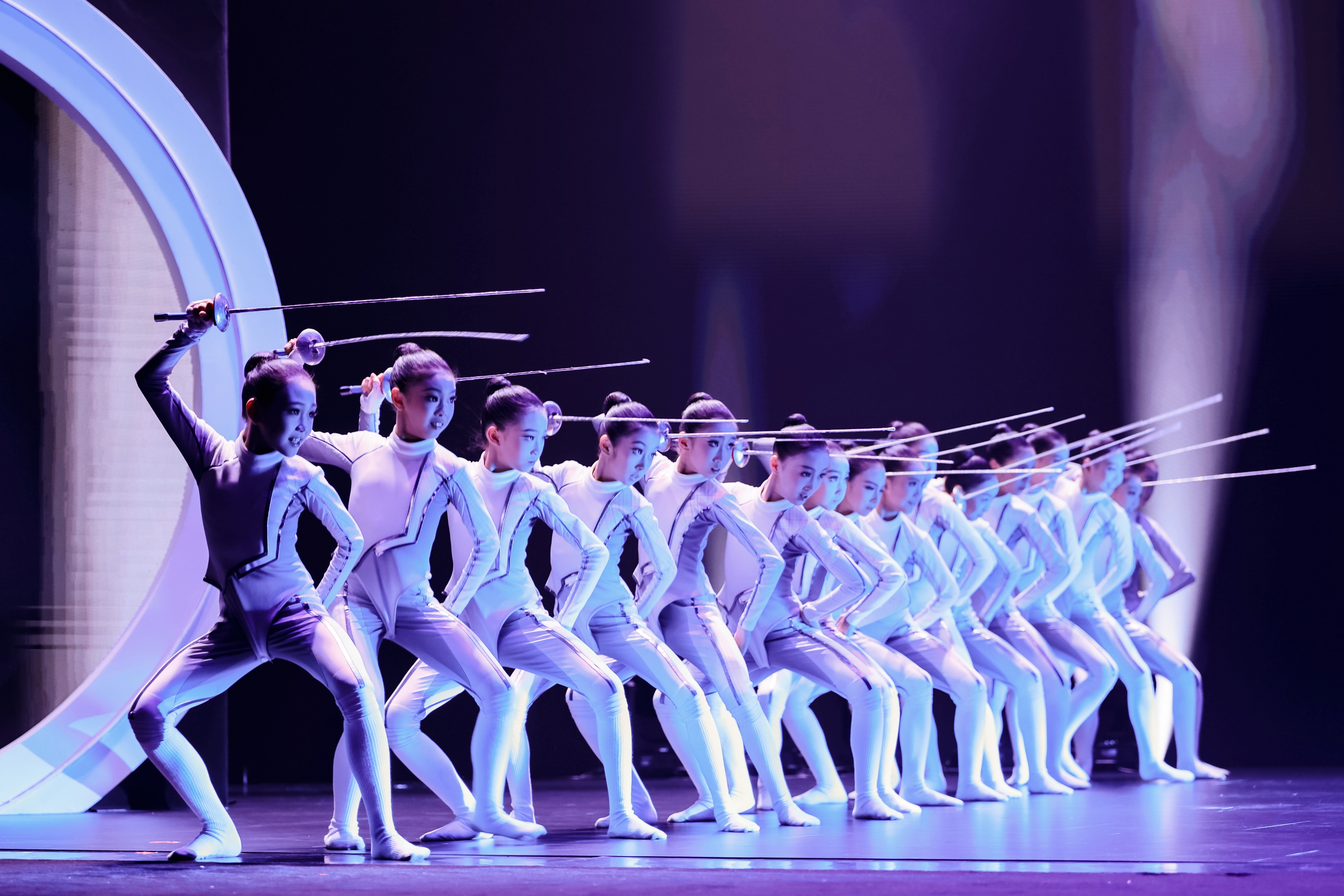 ▲星舞卓萌少年舞蹈团群舞《出击一刻》