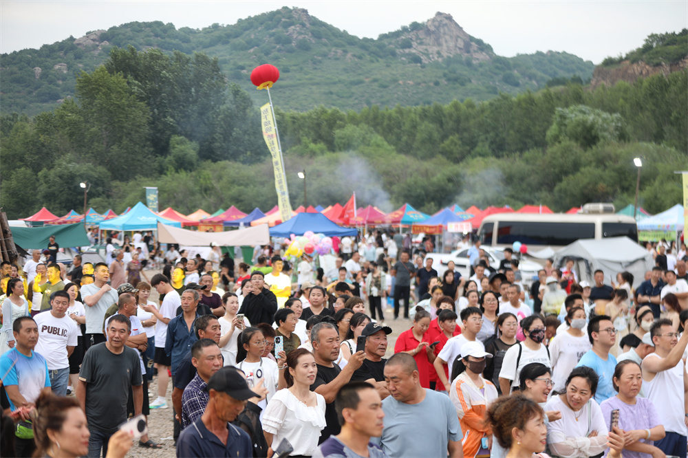 碾子山区河滩露营大会燃情启幕