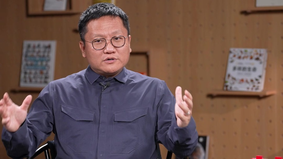 医生总是态度不好？尹烨：中国的医护人员干了超量的活，相当辛苦