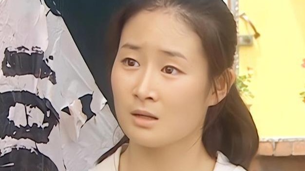 离开赵本山17年后，41岁的“王小蒙”王亚彬，已经走上另一条大道封面图