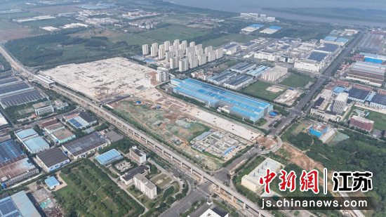 宁马城际铁路(南京段)滨江车辆段项目主体结构全部封顶(航拍)。卢勇龙 摄