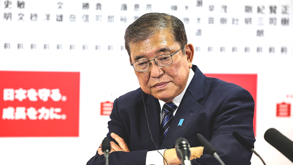 自民党议员集体“逼宫”石破茂，签名罢免能成功？