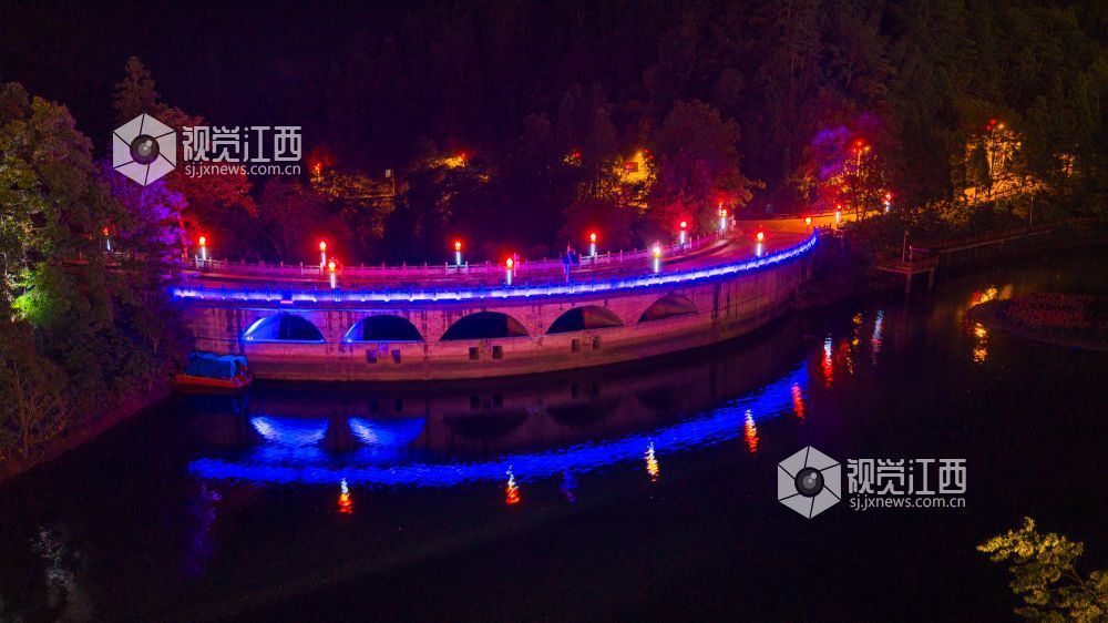 2025年7月19日在江西省井冈山景区凌云街拍摄的画面。