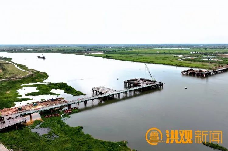 德胜大桥施工建设中