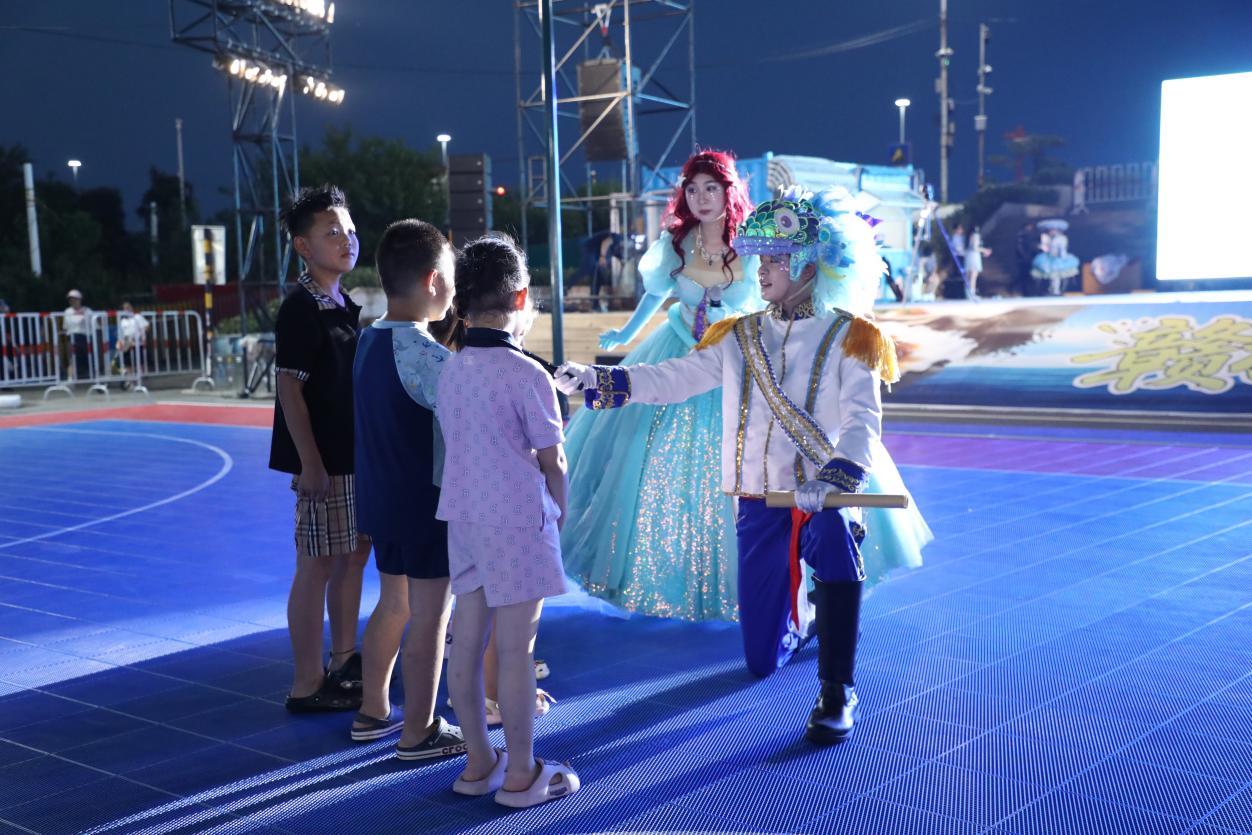 （原图为“拾光逐浪”海州湾之夜活动现场）