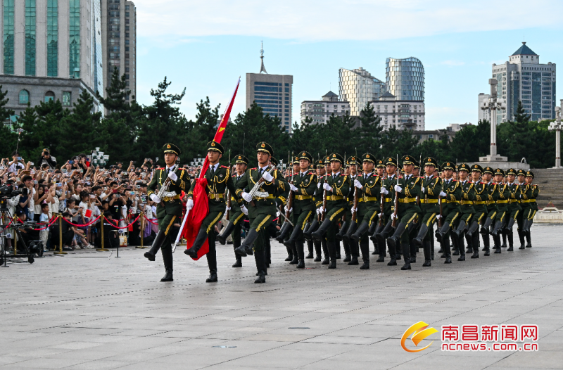 八一广场升旗仪式