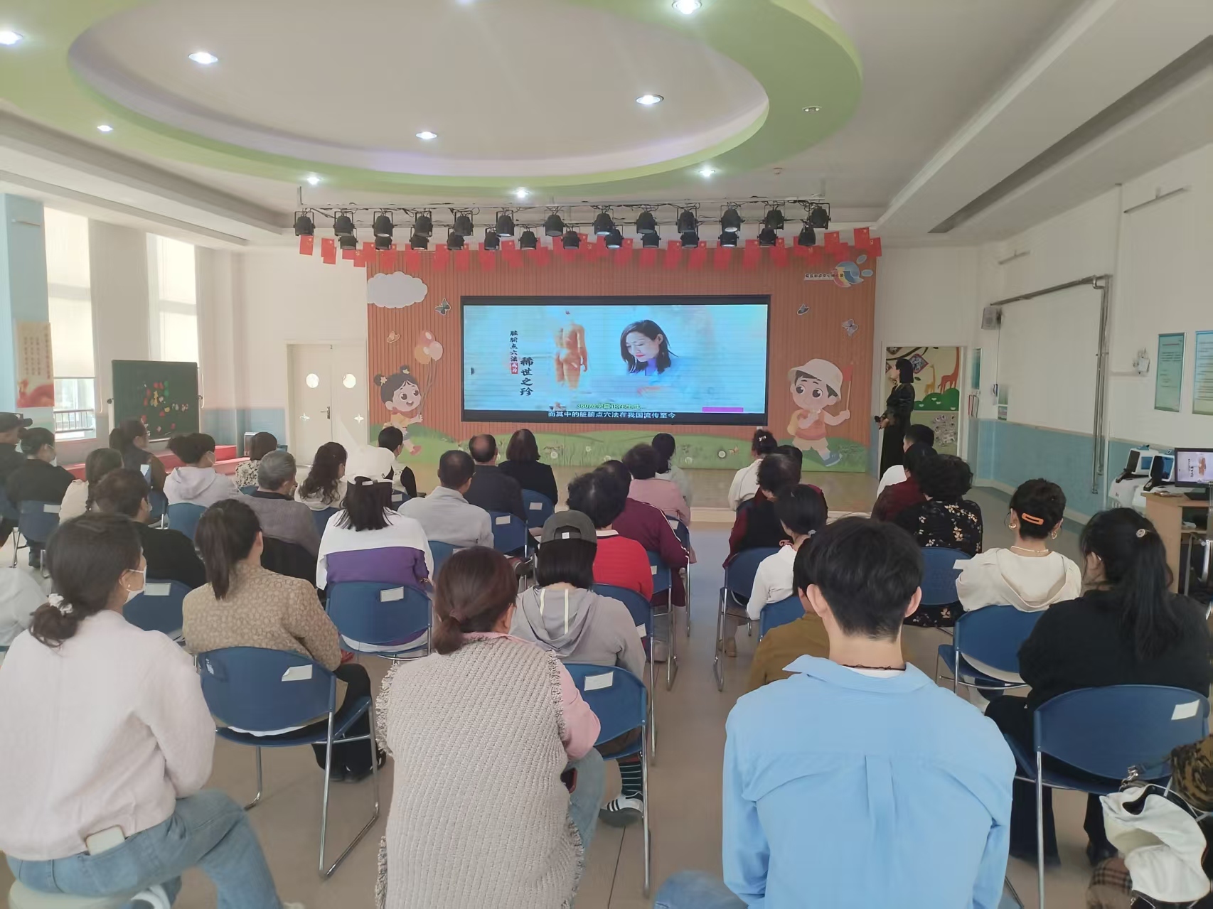 青岛乡里乡亲｜李盛春：仁心传岐黄 妙手护童真