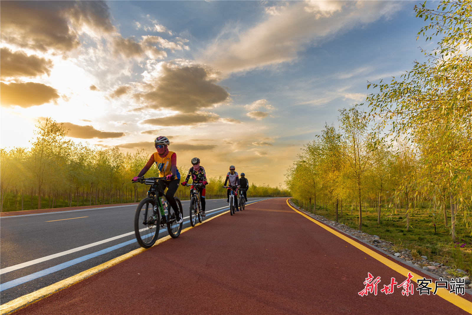 黑河林场成为市民游客休闲好去处。甘州区委宣传部供图