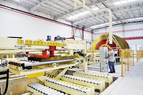 6月24日拍摄的北京金隅节能保温科技（大厂）有限公司无机耐火新材料生产线项目。 陈 龙摄