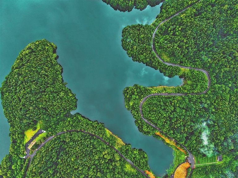 新余仙女湖：湖光缎影（图）