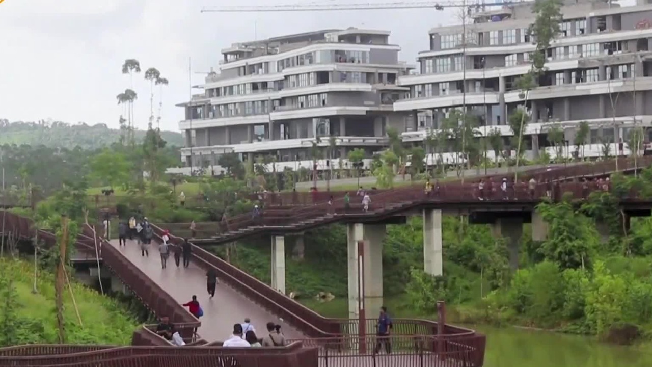 逃离“沉没之城”雅加达，印尼迁都不只是搬家，而是给国家换了条跑道