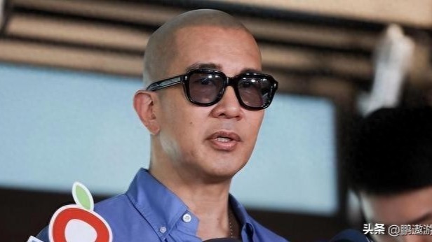 泪目！具俊晔自备椅子守着大S墓地，烈日下孤独现身 近照又黑又瘦封面图