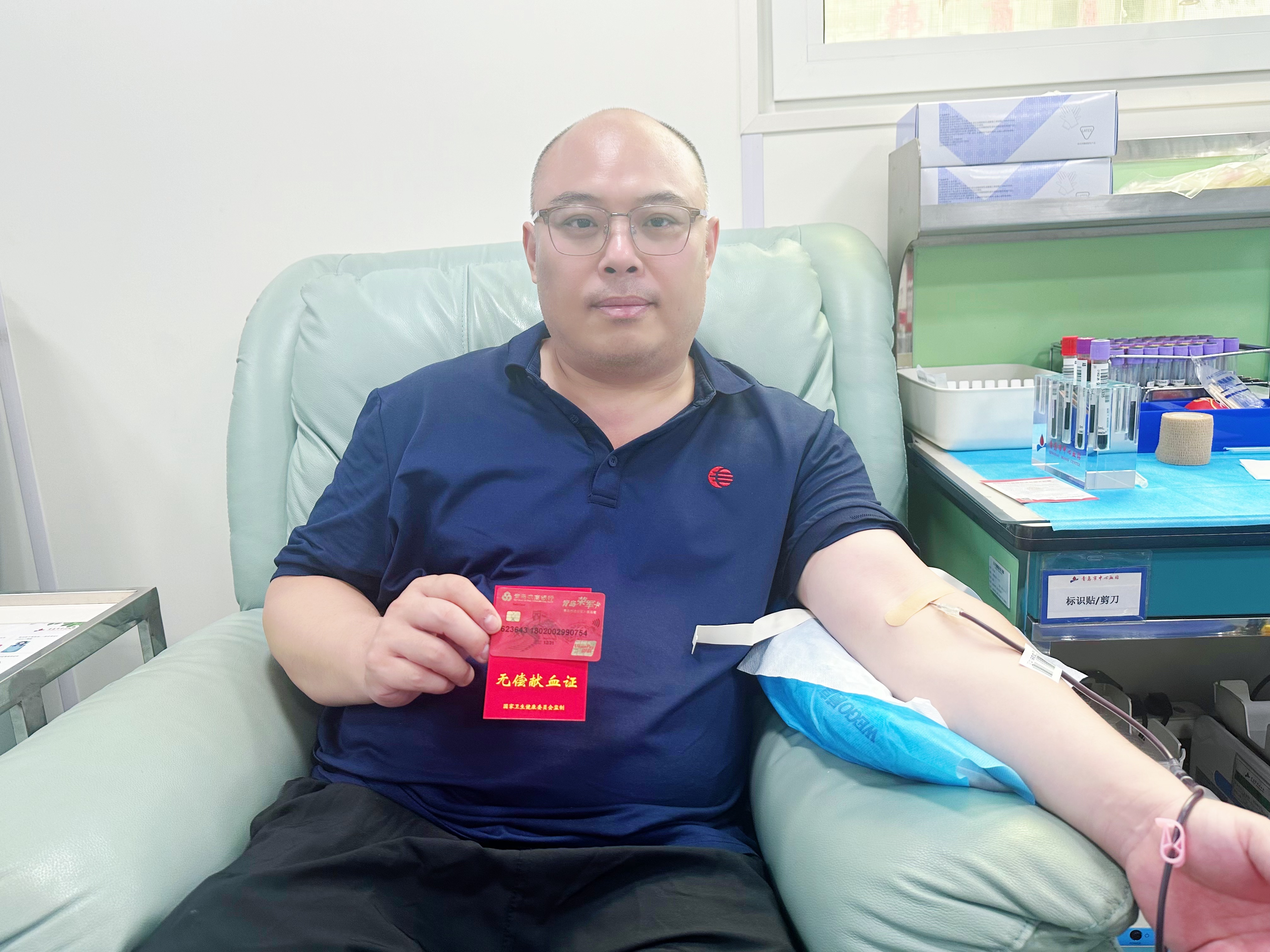 青岛市中心血站:致敬最可爱的人!