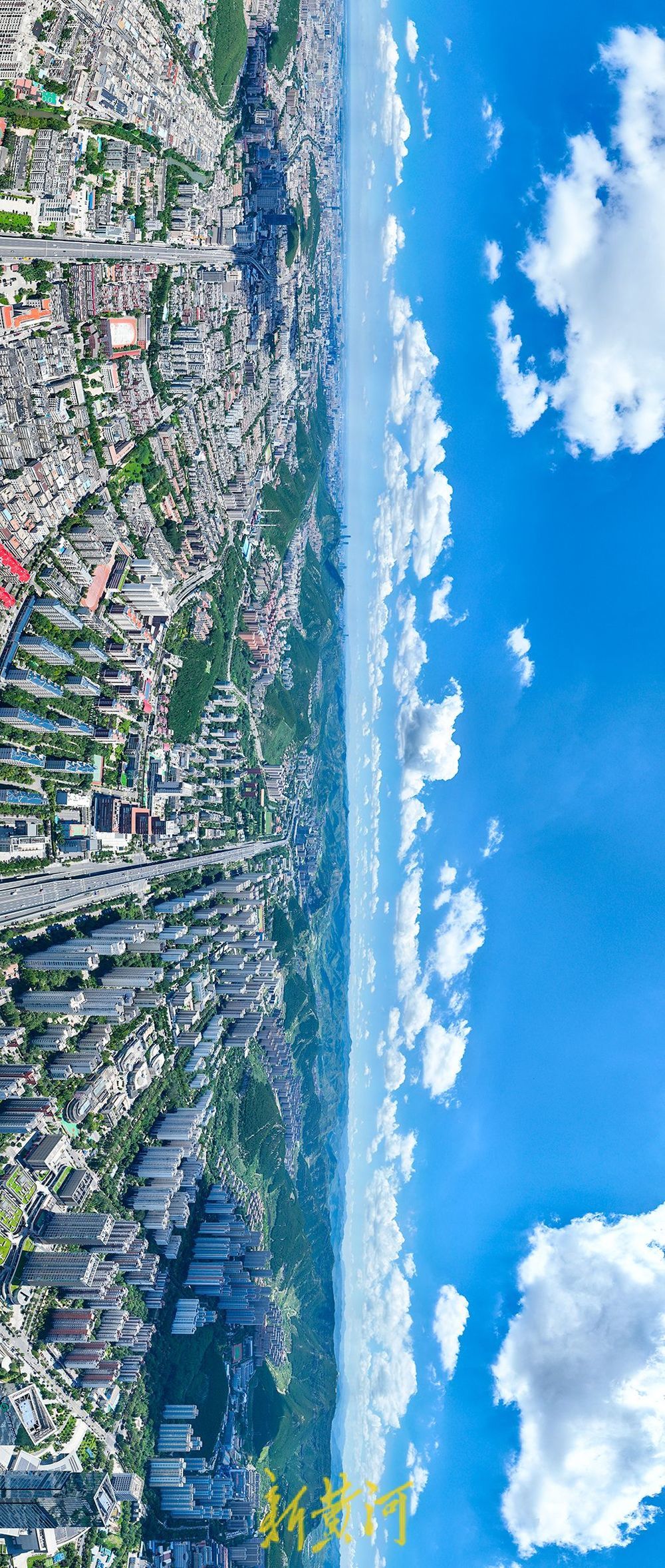 三伏天高温持续“发力” 蓝天白云相伴“霸屏”