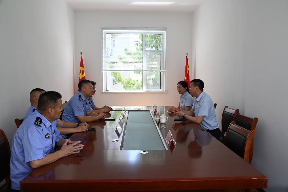 擦亮文明窗口展示行业形象|青岛市中心血站开展双拥共建活动