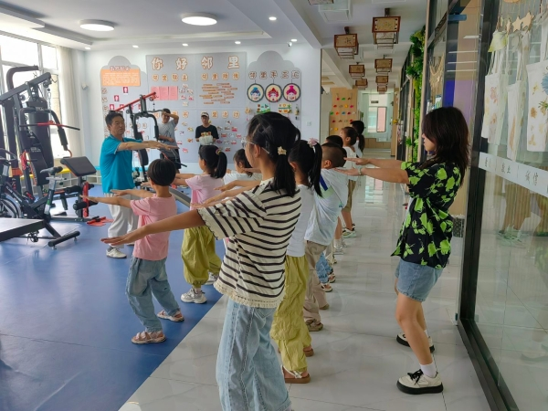 社区托管班花式带娃 华亭神兽解锁暑期好“趣”处