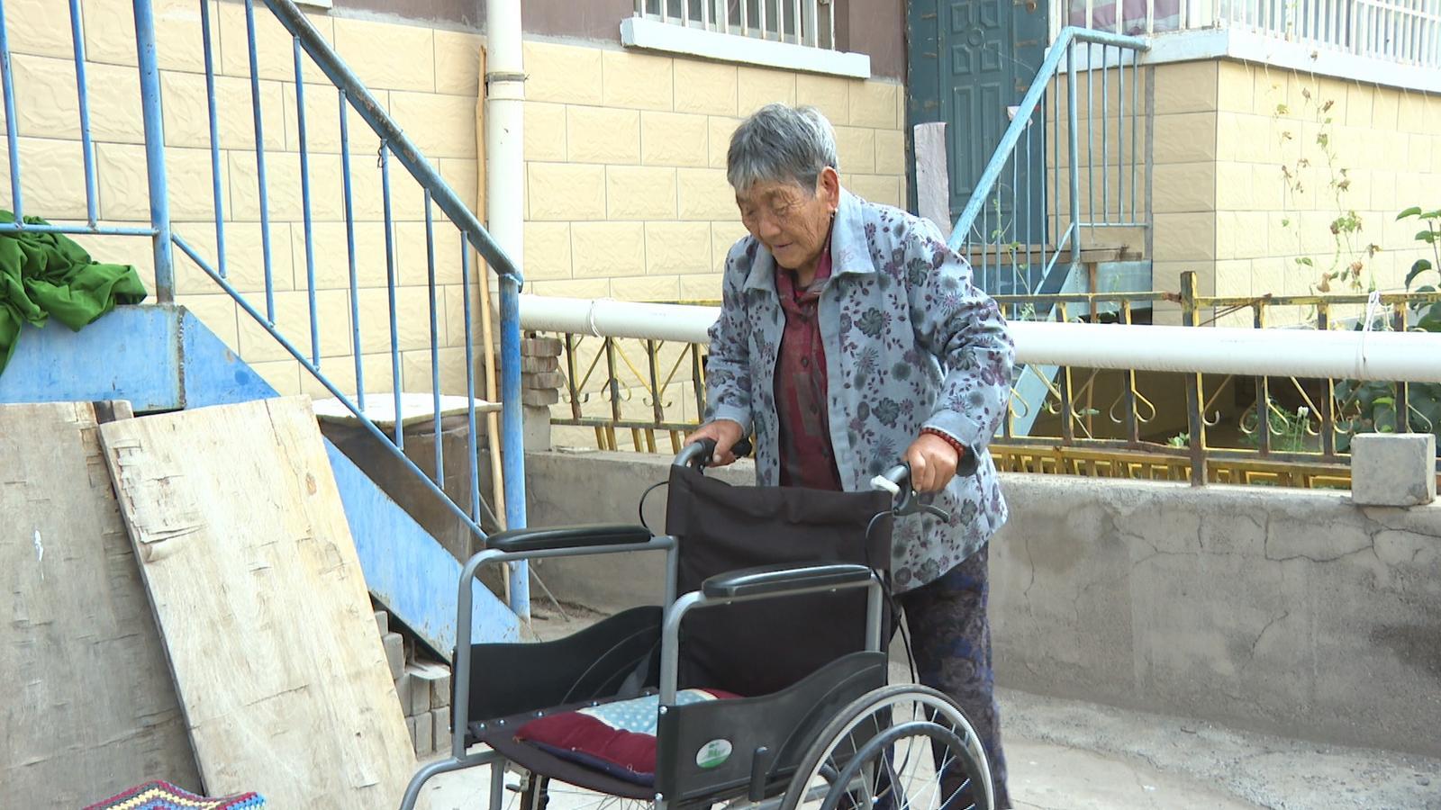 永昌回访折翼天使家庭　“幸福清单”这样填满