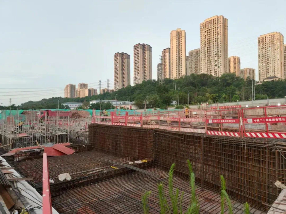 ▲轨道交通24号线一期建设现场。