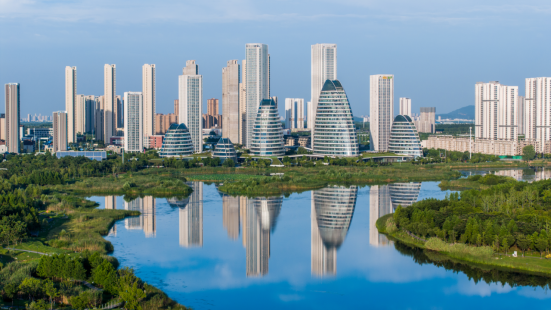 斯泰兰蒂斯集团首席执行官安东尼奥·菲洛萨首次访汉 将与武汉经开区共谋高质量发展