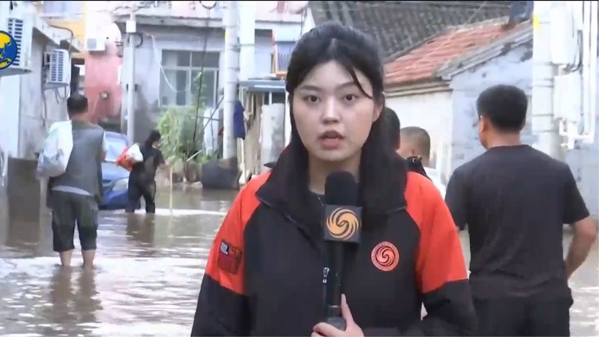 密云太师屯镇遇严重洪涝灾害：街道水流成河，几十家餐馆被冲毁