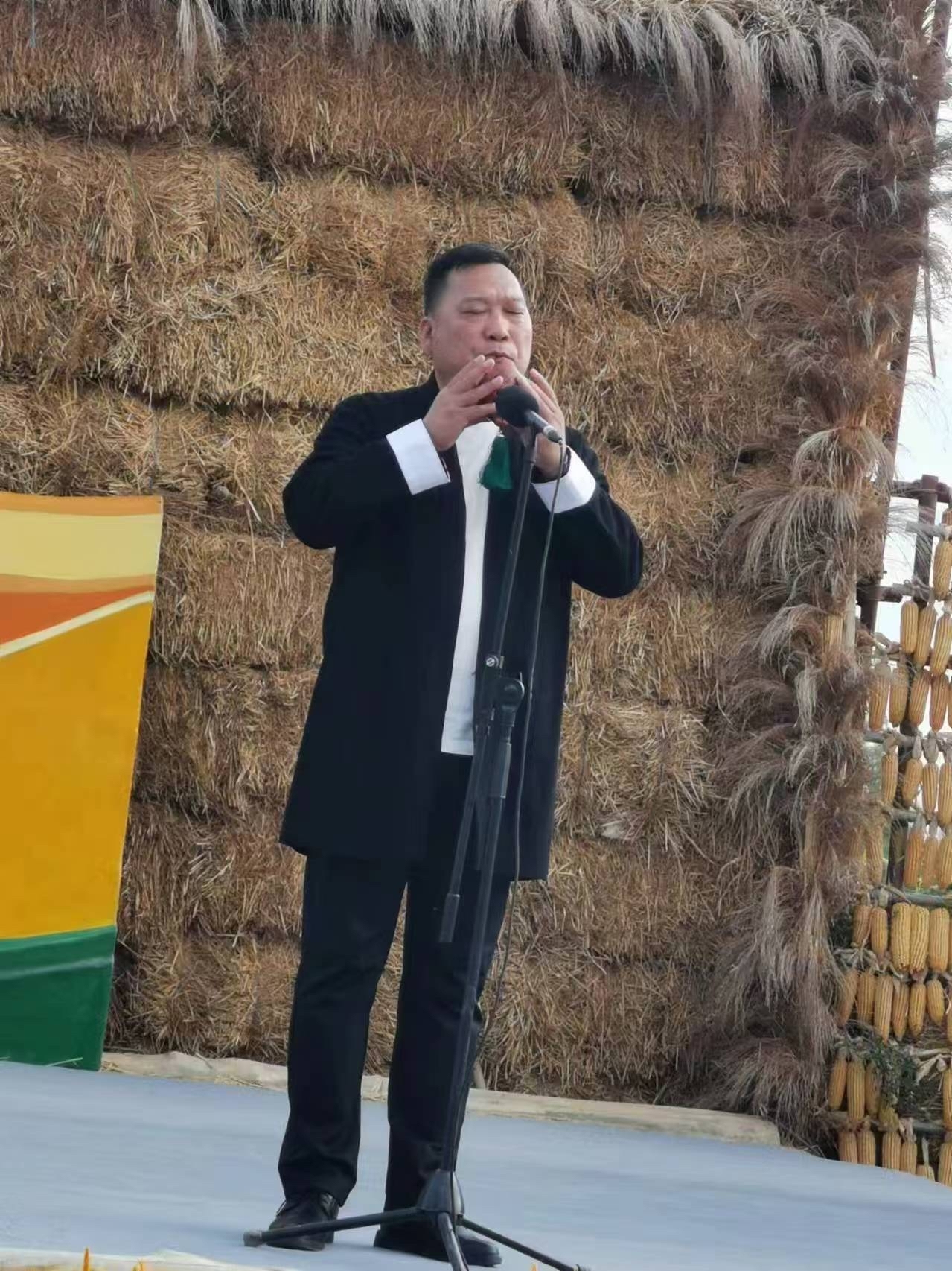 陶埙非遗代表性传承人王朝辉舞台演奏