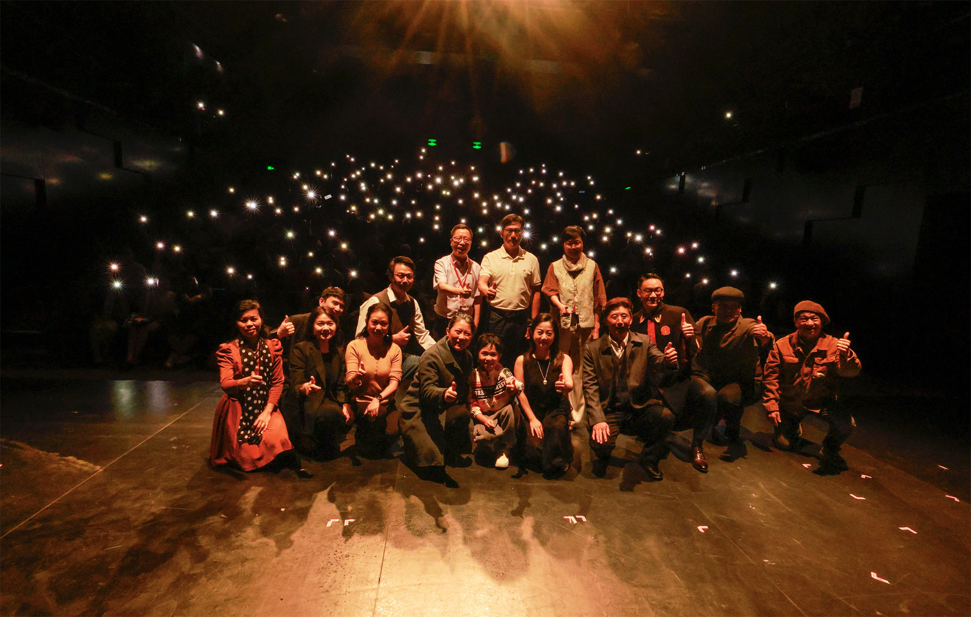 东莞原创话剧《倒不过的时差》全国巡演圆满收官