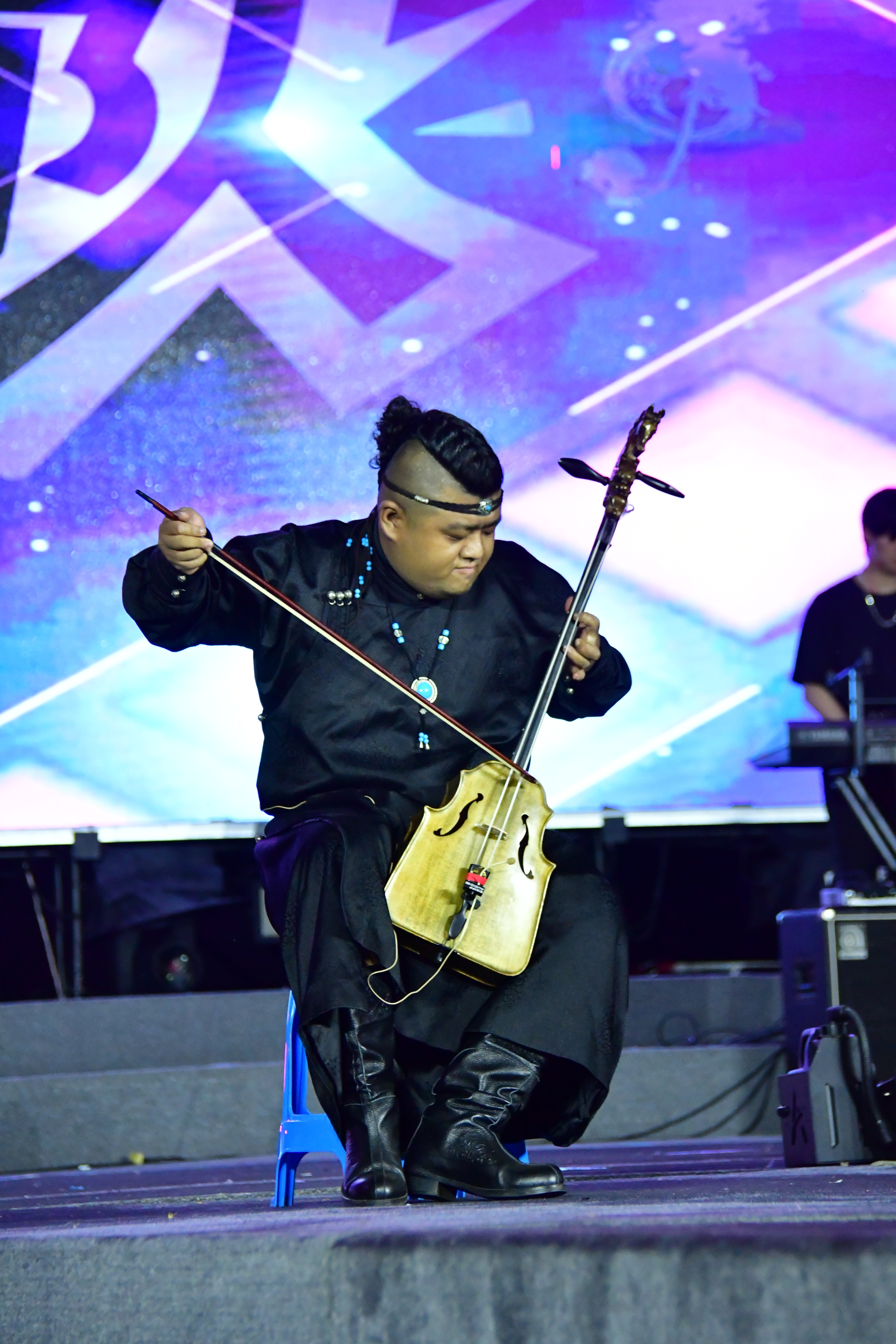 唱响小兴安岭腹地 干杯伊春绿海 ——第二届伊春桦树汁啤酒电音嘉年华盛大启幕 额尔古纳乐队燃爆开幕式