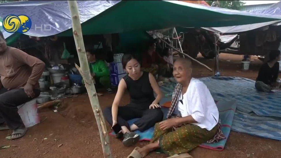 凤凰记者直击柬埔寨边境难民营状况
