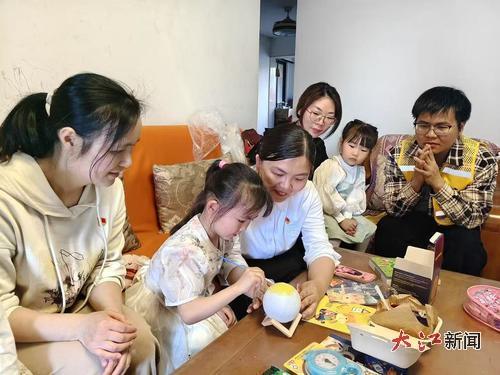 叔叔阿姨陪涵涵补过生日