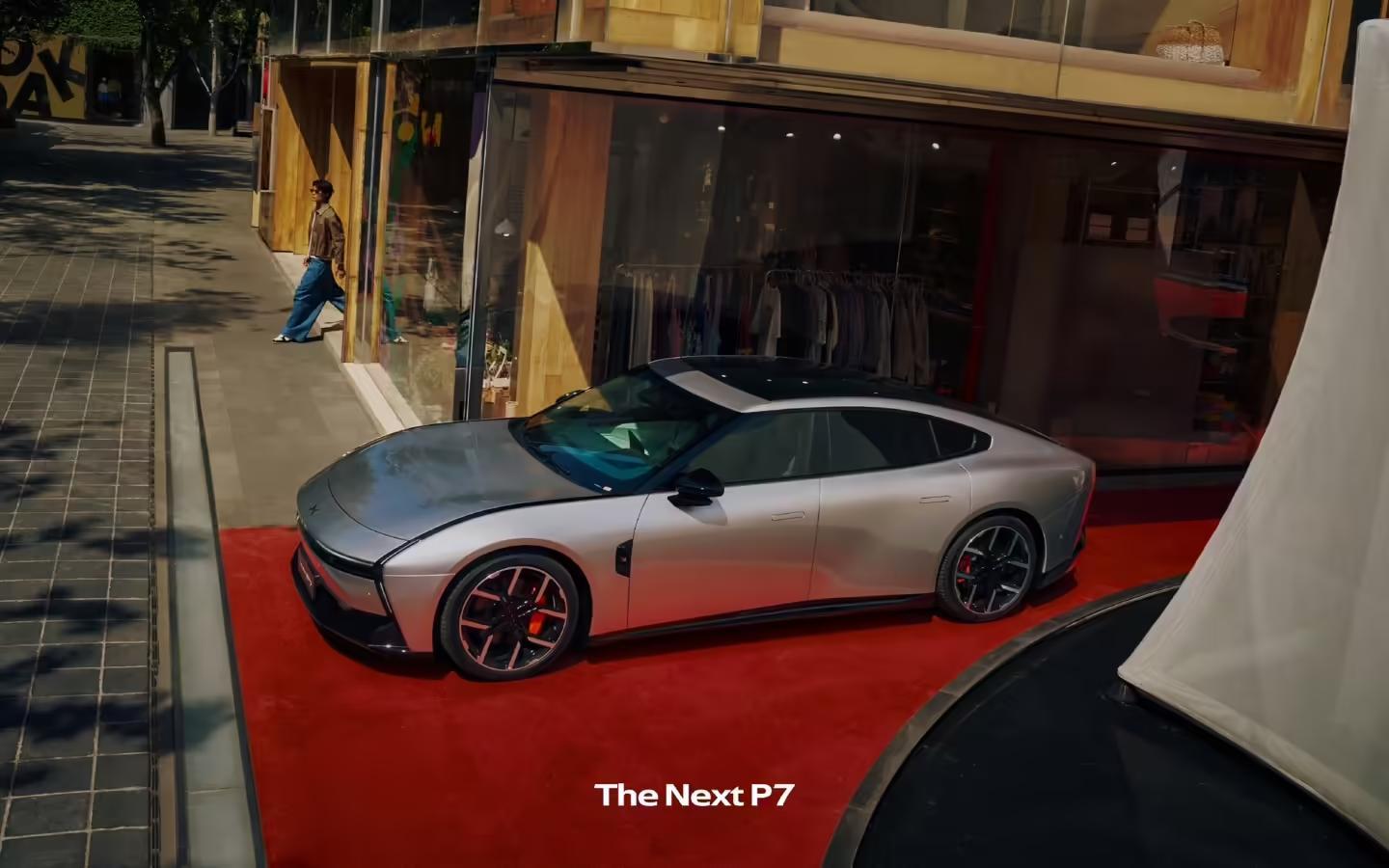 全新小鹏P7外观细节公布:行业首个一体式纯平发光LOGO,电动升降尾翼