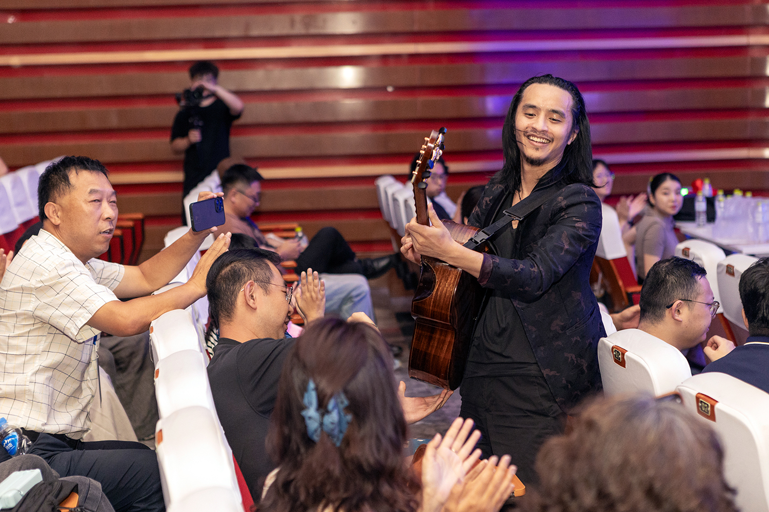 2025青岛国际吉他节圆满收官，吸引全球30余个地区千余名音乐人共襄盛举