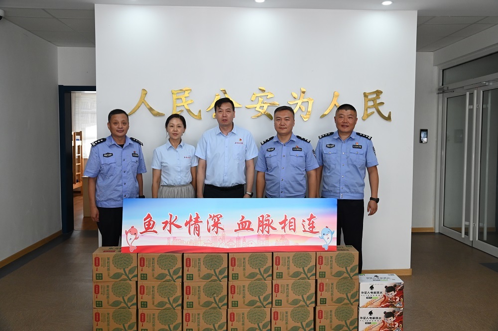 擦亮文明窗口展示行业形象|青岛市中心血站开展双拥共建活动