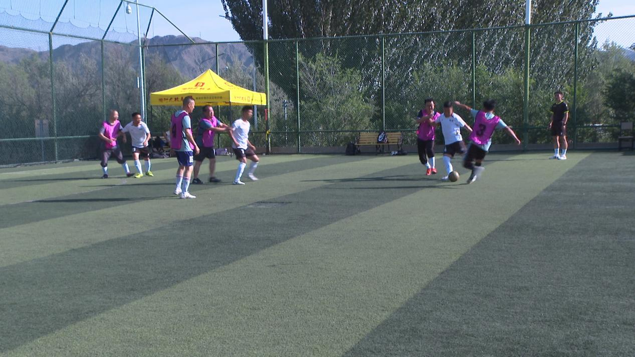 角逐绿茵“足”够精彩　永昌上演巅峰对决