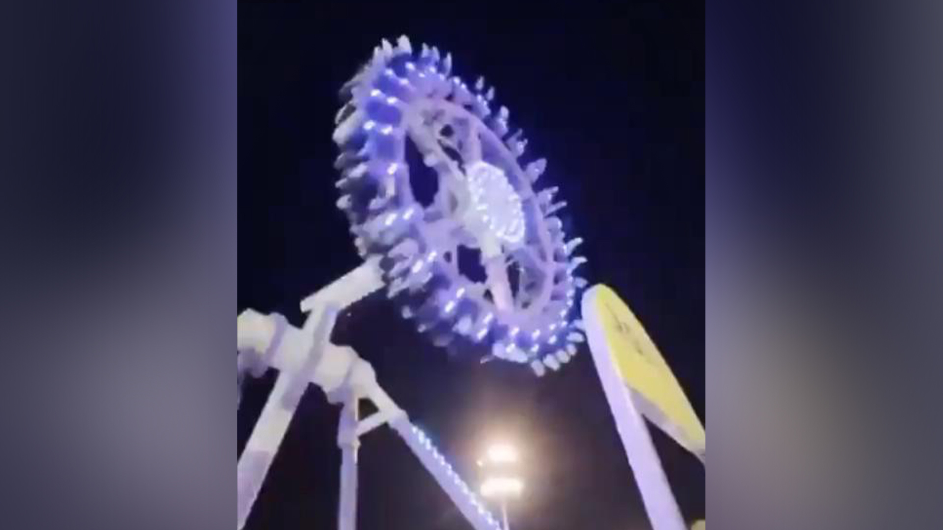 惊魂瞬间！沙特游乐场“大摆锤”突然断裂，游客瞬间从空中重重摔向地面