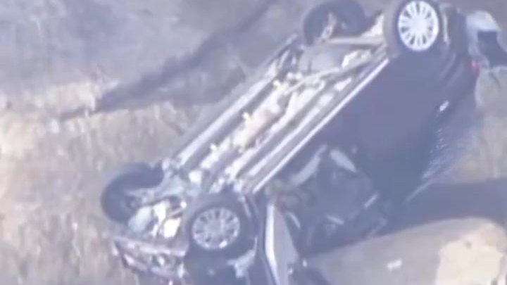 日本58岁女子为躲避海啸，驾车从30米悬崖坠亡