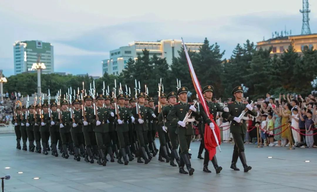 8月1日,南昌八一广场升旗仪式攻略来了