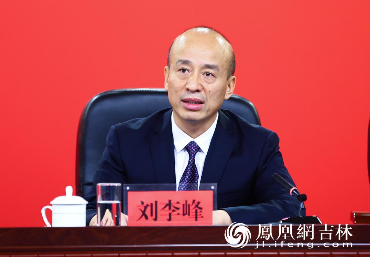 吉林省住建厅党组书刘李峰介绍情况。